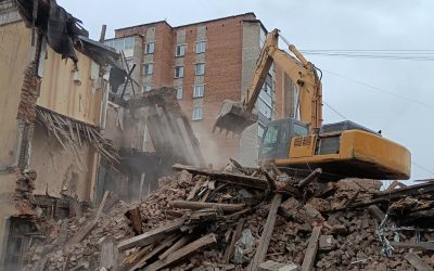 Промышленный снос и демонтаж зданий спецтехникой - Калининград, цены, предложения специалистов