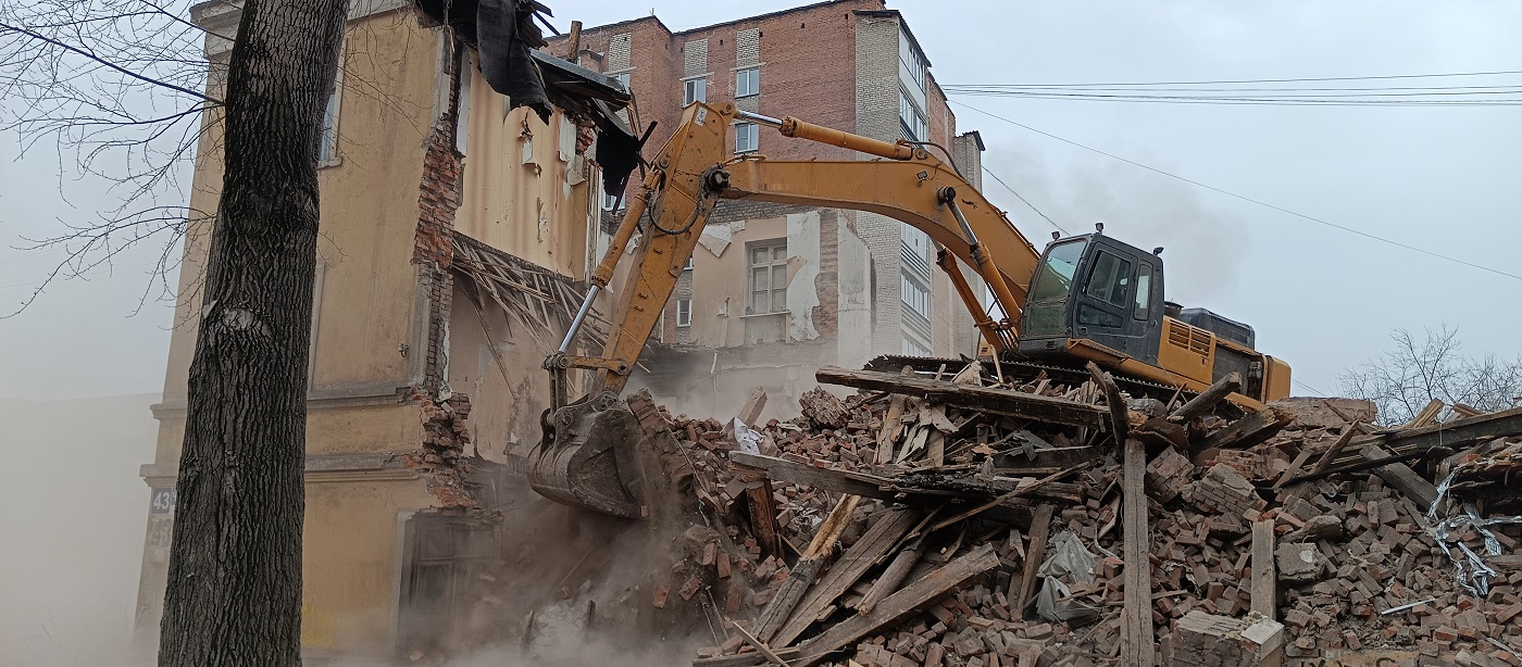 Услуги по сносу и демонтажу старых домов, строений и сооружений в Гурьевске